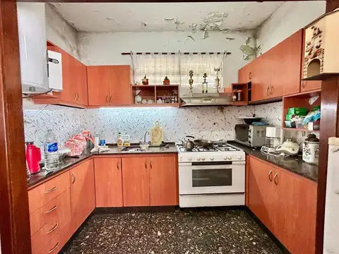 Venta/Permuta casa + galpon 474 m2- L .DEL MIRADOR