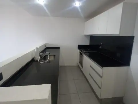 EXCELENTE DEPTO 2 AMBIENTES 2 BAÑOS AMPLIO BALCON LUMINOSO