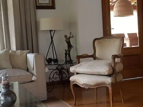 Casa 6 ambientes con 3 baños