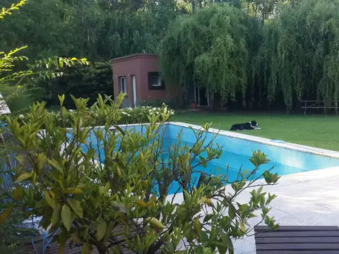 Casa en alquiler anual o temporal. Santa María de Tigre. 3 dormitorios   depend