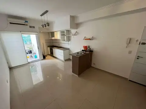 Depto Tipo Casa en Alquiler de 1 dormitorio