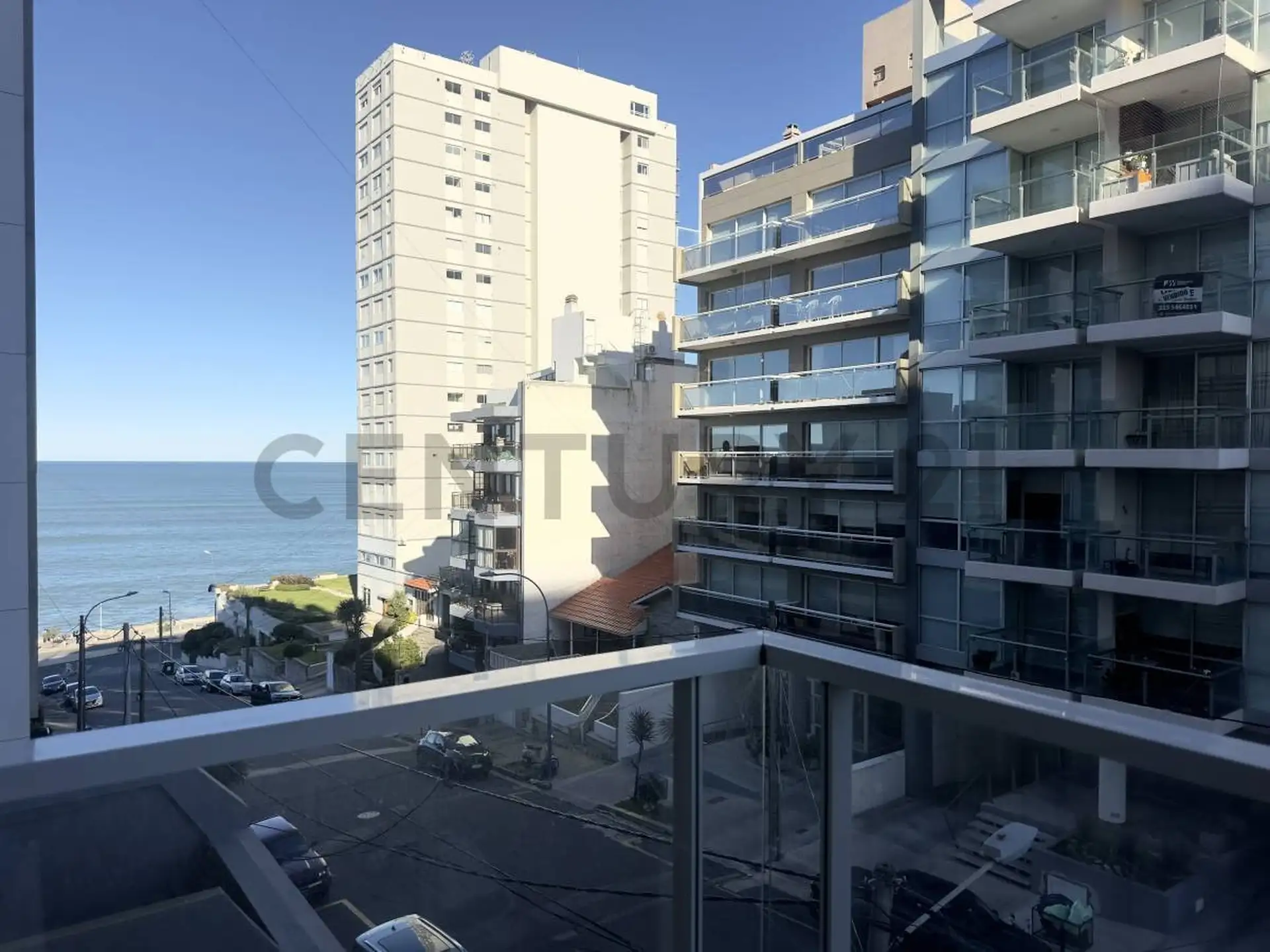 Depto 3 amb, 91m² con cochera, balcón, quincho y jacuzzi — Playa Chica