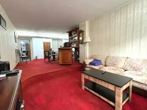 Departamento 8 ambientes con 2 baños