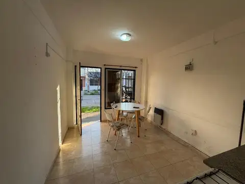 Depto Tipo Casa en Alquiler de 2 ambientes
