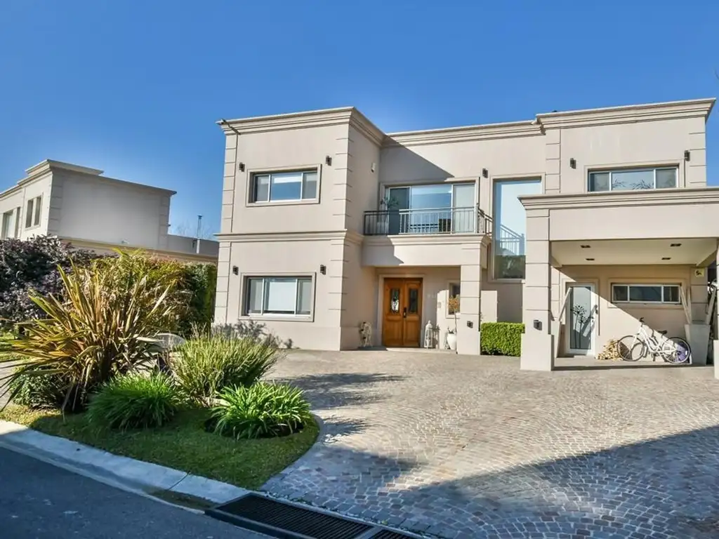 Casa en Venta con cochera