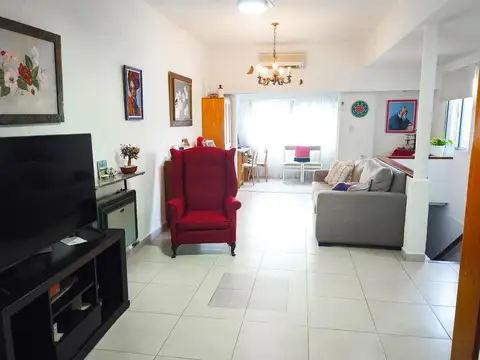 Depto Tipo Casa en Venta de 3 ambientes