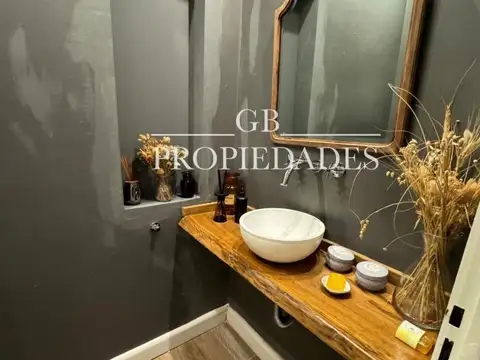 Casa 5 ambientes con 5 baños