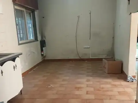 Maestra Gonzalez  2400