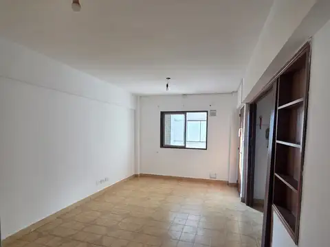 Departamento en Alquiler en Barrio España y Hospitales, $ 350.000