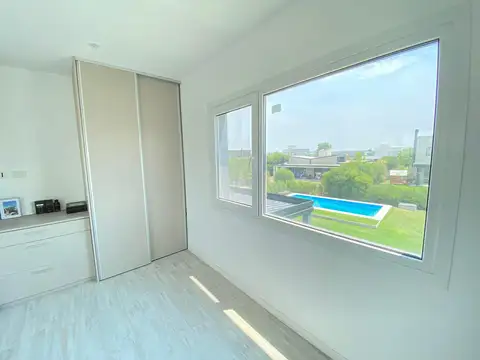 Casa en Venta en El Canton - Norte, USD 295.000