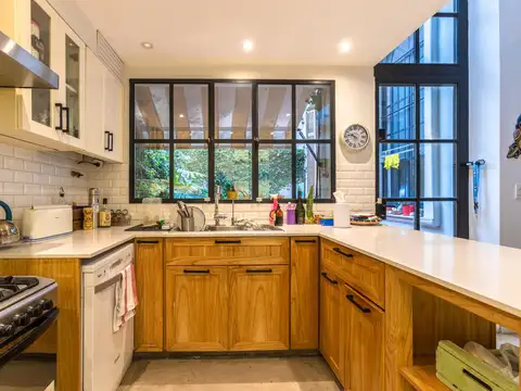 VENTA CASA 3 DORMITORIOS CON COCHERA, PATIO Y TERRAZA EN ROSARIO BARRIO LOURDES