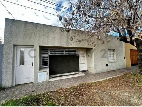 Casa en venta de 2 dormitorios en Ringuelet