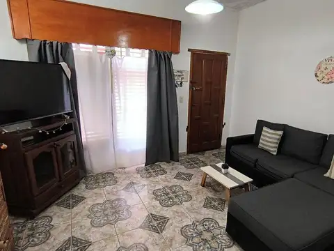 CASA 3 AMB. SALIDA A DOS CALLES, JARDIN Y QUINCHO,