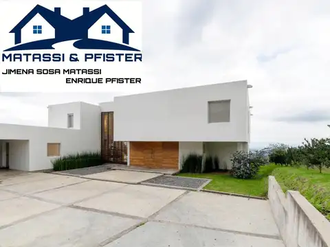 Casa de dos plantas c/extraordinaria vista