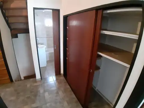 Depto Tipo Casa en Alquiler de 1 dormitorio