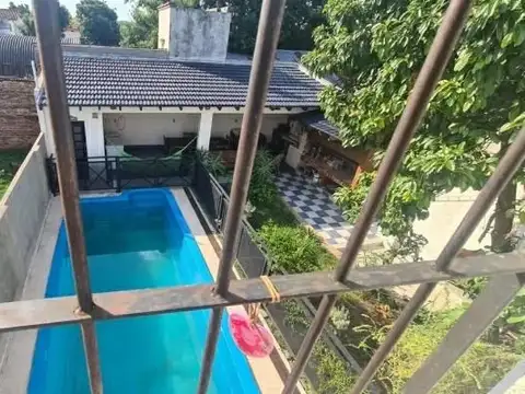 Excelente PH 4 ambientes con Piscina y cochera 