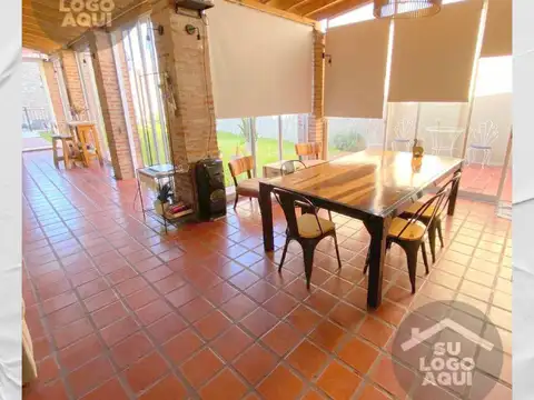 Casa 5 ambientes con 3 baños