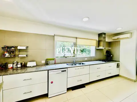 Casa en Venta al Oeste