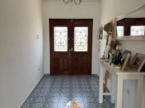 Casa en Alquiler Temporal con 2 cocheras