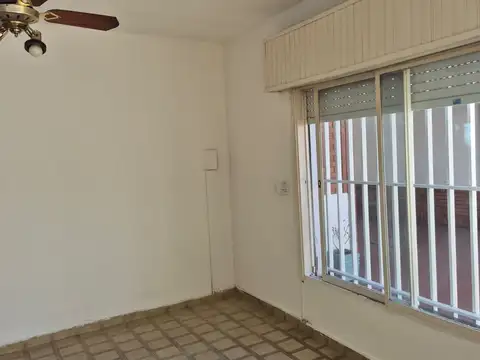 Casa 2 dormitorios - Con Patio Garaje Uso exclusivo - Zona Sur