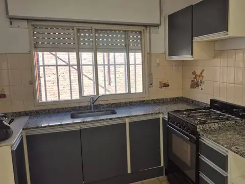 Casa 2 dormitorios - Con Patio Garaje Uso exclusivo - Zona Sur