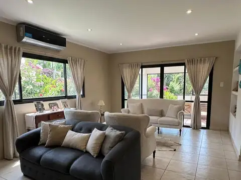 CASA EN VENTA! De 5 dormitorios en Praderas de San Lorenzo
