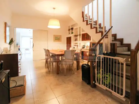 Casa en Venta con 3 cocheras