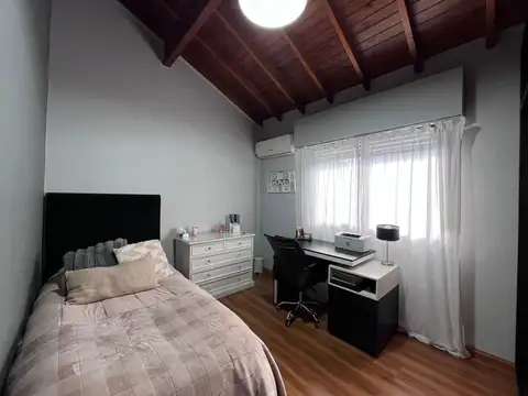 Depto Tipo Casa en Venta en Valentin Alsina, USD 120.000