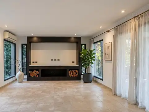 Casa en Venta en La Peregrina, USD 275.000