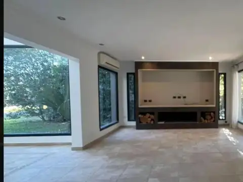 Casa en venta en Barrio La Peregrina, Pilar, GBA Norte - 4 ambientes