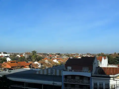 4 AMBIEMTES MUY LUMINOSOS APTO PROFESIONAL