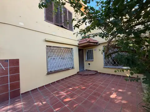 Depto Tipo Casa en Venta con 2 cochera