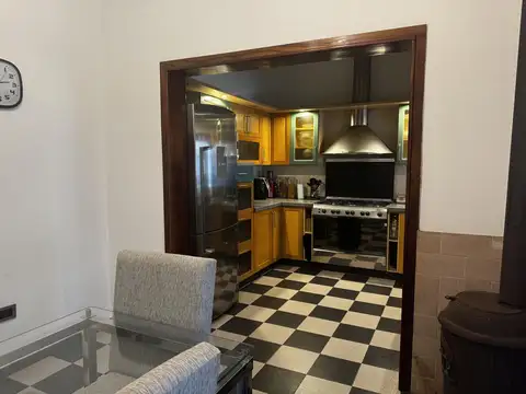 Casa 3 ambientes con 2 baños