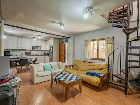 Depto Tipo Casa en Venta de 5 ambientes