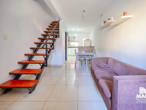 Casa Dúplex en Venta de 3 Ambientes con Patio - El Talar