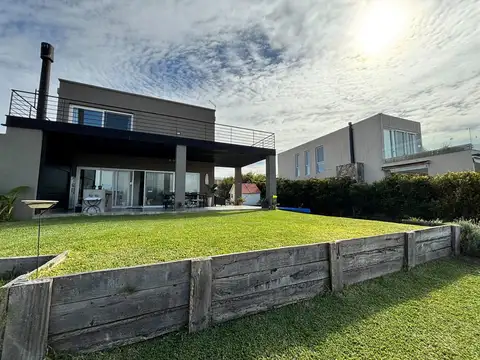 Casa en Alquiler en El Naudir, USD 3.000