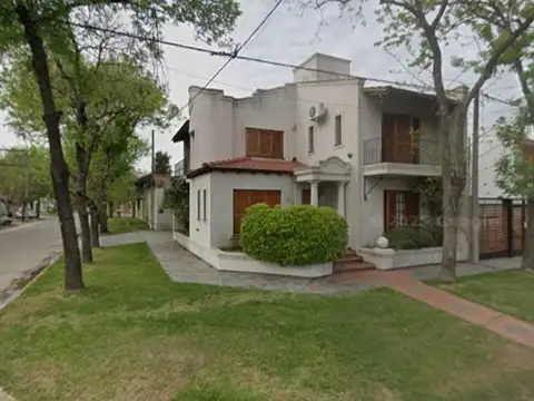 Casa en venta - 4 Dormitorios 2 Baños - Saladillo