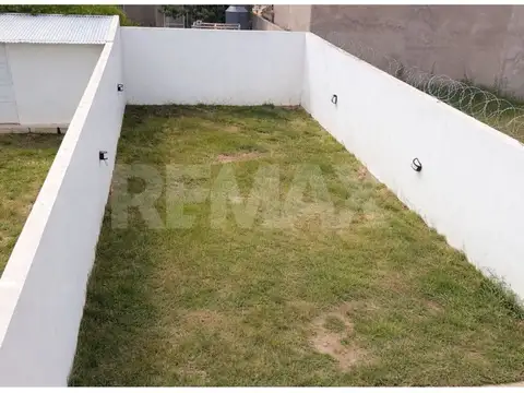 Depto Tipo Casa en Venta en Plottier, USD 140.000