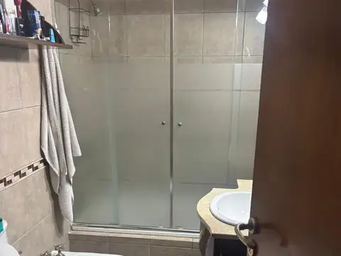 EXCELENTE CASA 4 AMBIENTES CON AMENITIES EN ALQUILER