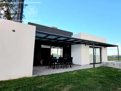 Casa de 4 ambientes en venta/alquiler en Sebastian Gaboto Pueblos del Plata, Hudson. Berazategui