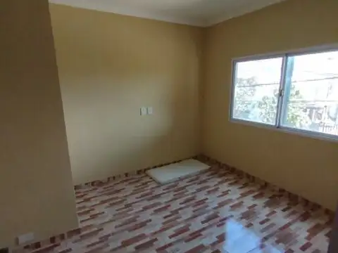 Departamento en Alquiler en Castelar Sur, $ 350.000