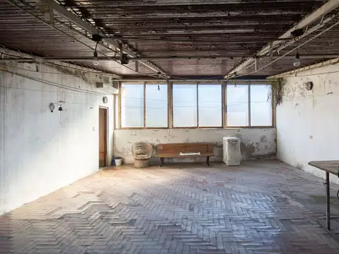 Depto Tipo Casa en Venta 81 años