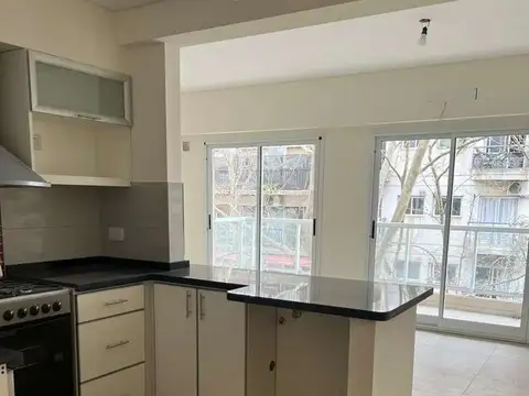 Hermoso Monoambiente al frente con balcon, SUM, Solarium, Parrilla