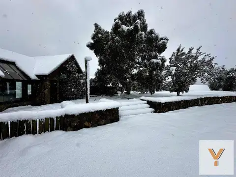 Casa en Venta con 3 cocheras