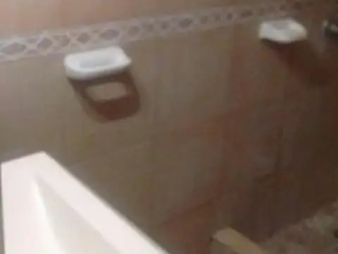 Casa en Alquiler con 1 cochera