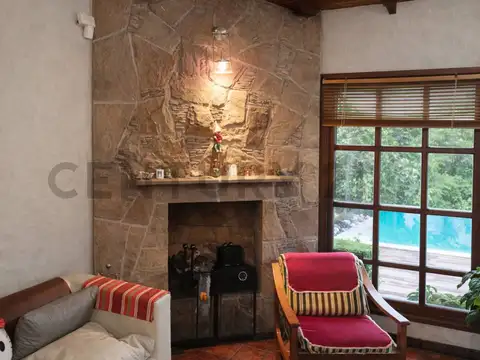 Casa 5 ambientes con 2 baños
