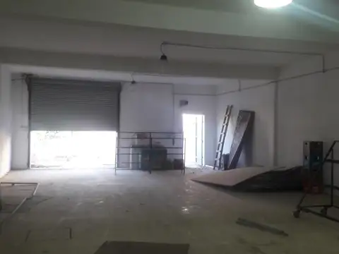 IMPORTANTE SALÓN COMERCIAL EN VENTA – CAMPANA