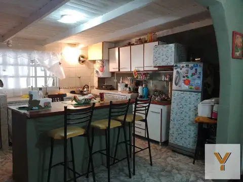 Casa 5 ambientes con 2 baños