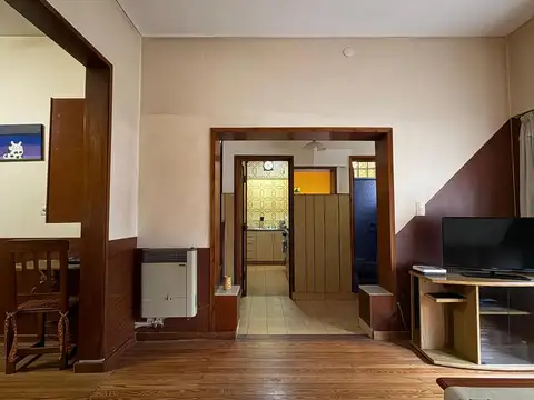 Casa 5 ambientes con 2 baños