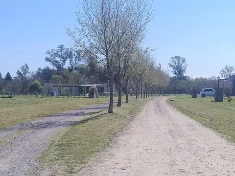 Lote 2000 m2 en venta en La Asuncion club de campo